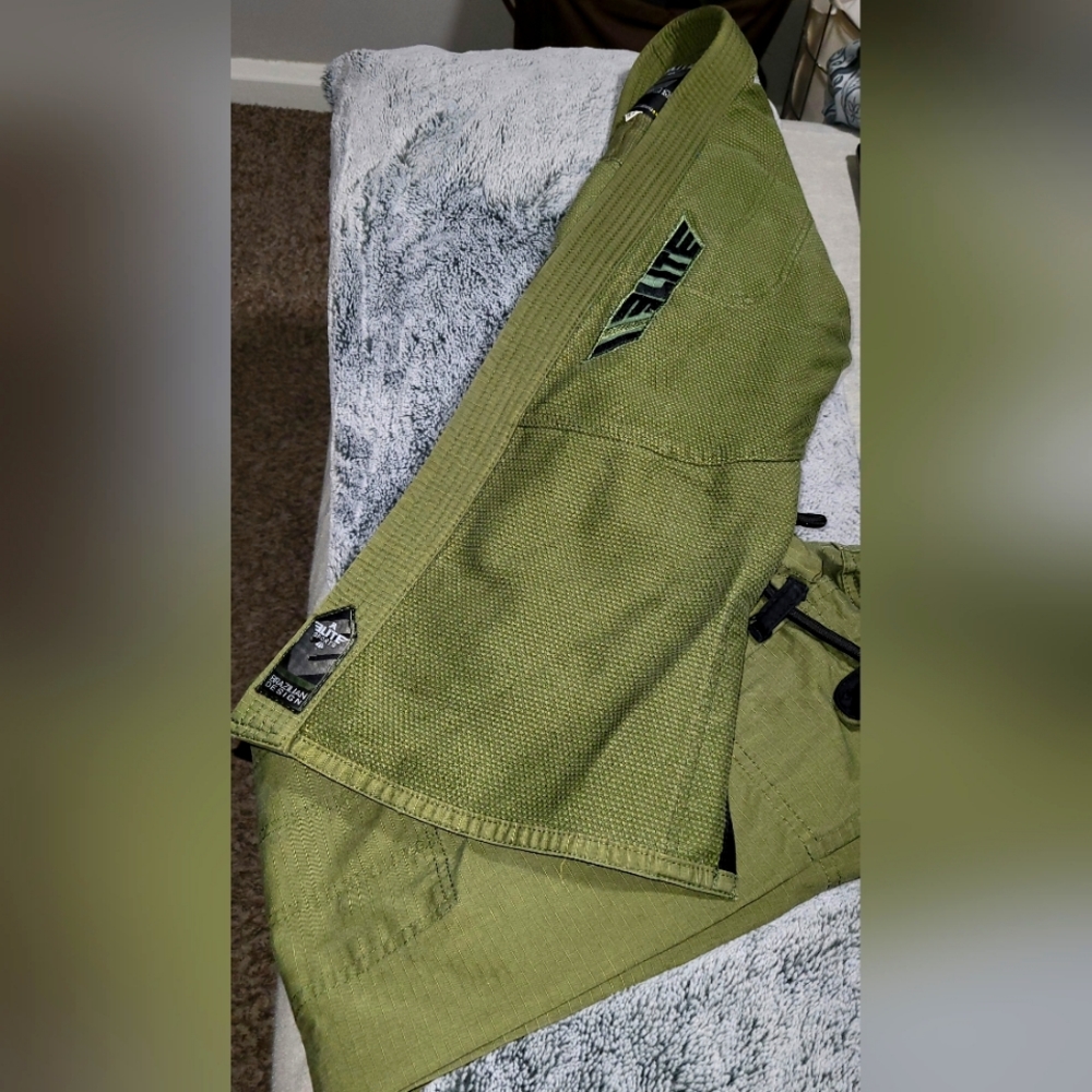 Mens Elite Green Jiu Jitsu Gi - Size A1 - Small